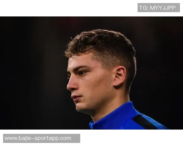 20岁3个月16天F埃斯波西托创意大利国脚进球新纪录